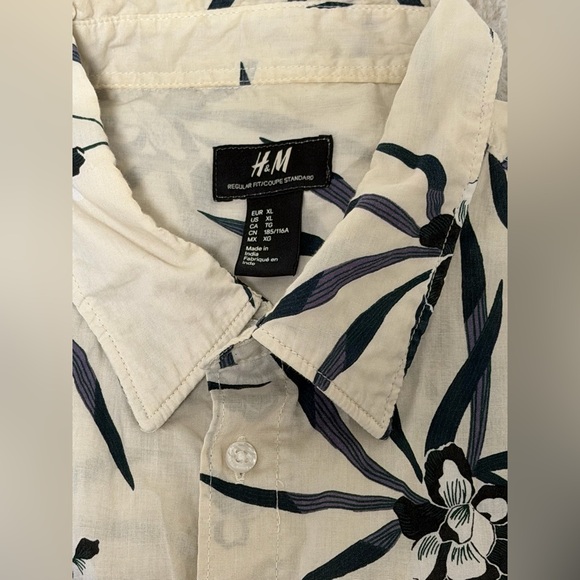 H&M Cream Shirt with Black Floral Pattern - Picture 3 of 3